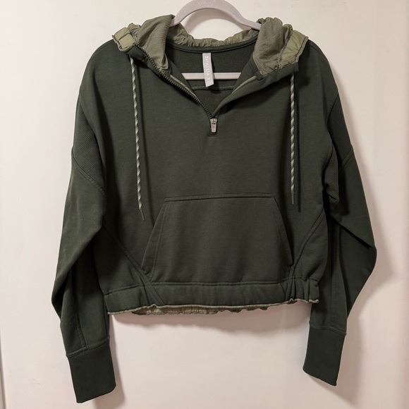 Athleta Tops - Athleta Ascend Warm Up Hoodie Sweatshirt Tuscan Olive Green Gorpcore Outdoor XS